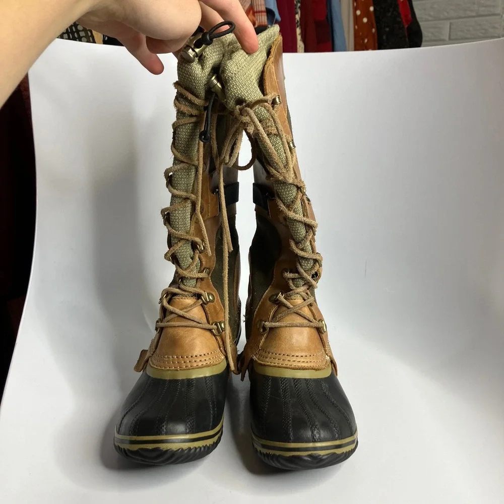 Sorel Conquest Carly tall boots tan olive green women's size 7.5 trendy winter‎